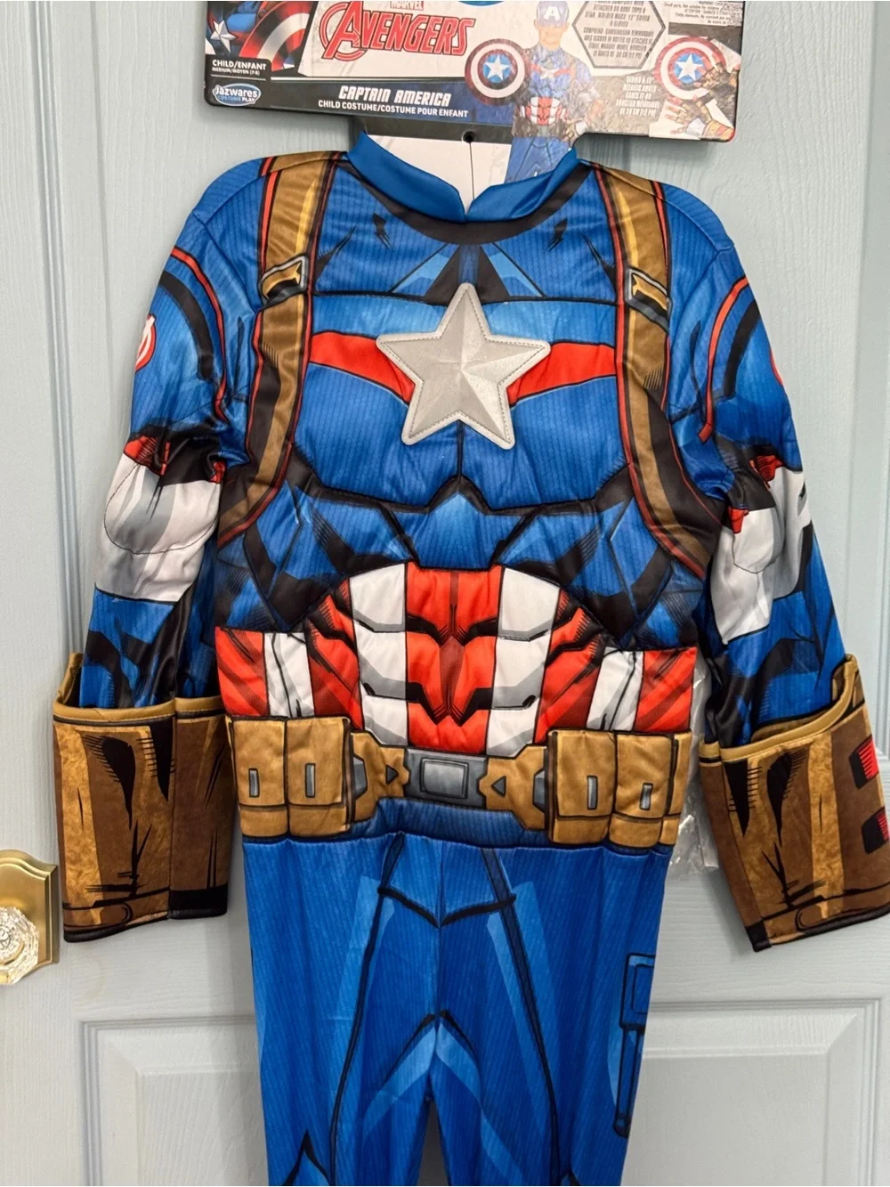 Marvel Avengers Captain America Costume Child Med 7-8 NWT Shield Mask Gloves Set